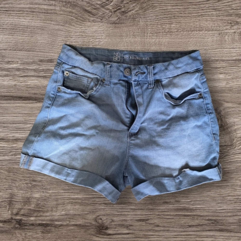 No Boundaries Women's Light Blue Denim Shorts Sz 7